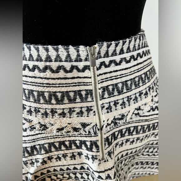 Banana Republic cream black Aztec tweed skater mini skirt lined zip back size 2 - Picture 6 of 9